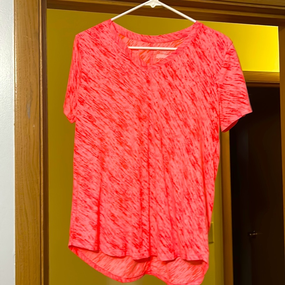 Women’s Tek Gear Dry Tek T-shirt size medium
